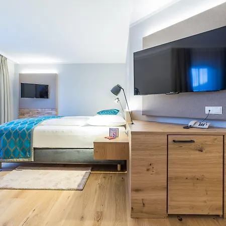 Wohlfuehlhotel Schiestl 4* Fuegen