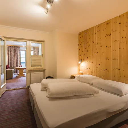Wohlfuehlhotel Schiestl Hotel Fuegen