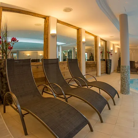 Wohlfuehlhotel Schiestl Hotel Fuegen