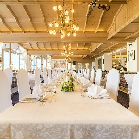 Wohlfuehlhotel Schiestl Hotel Fuegen