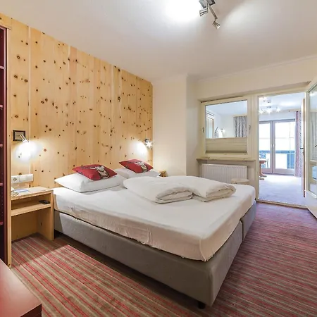 Wohlfuehlhotel Schiestl Hotel Fuegen