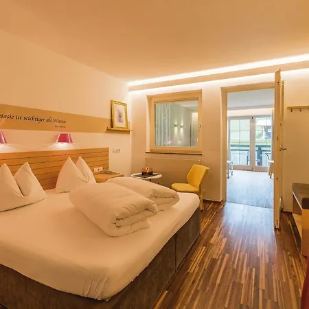 Hotel Wohlfuehlhotel Schiestl Fuegen
