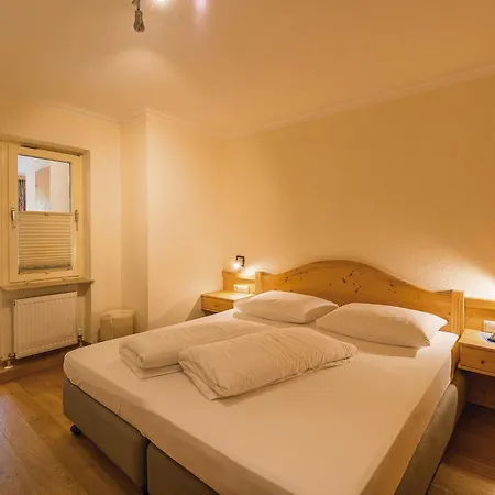 Wohlfuehlhotel Schiestl 4* Fuegen