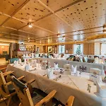 Wohlfuehlhotel Schiestl Hotel Fuegen