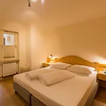 Hotel Wohlfuehlhotel Schiestl Fuegen