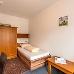 Wohlfuehlhotel Schiestl 4* Fuegen