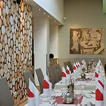 Wohlfuehlhotel Schiestl Hotel Fuegen