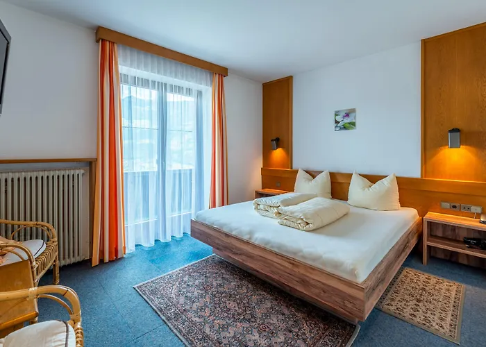 Wohlfuehlhotel Schiestl מלון