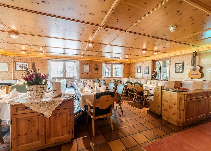 Wohlfuehlhotel Schiestl מלון