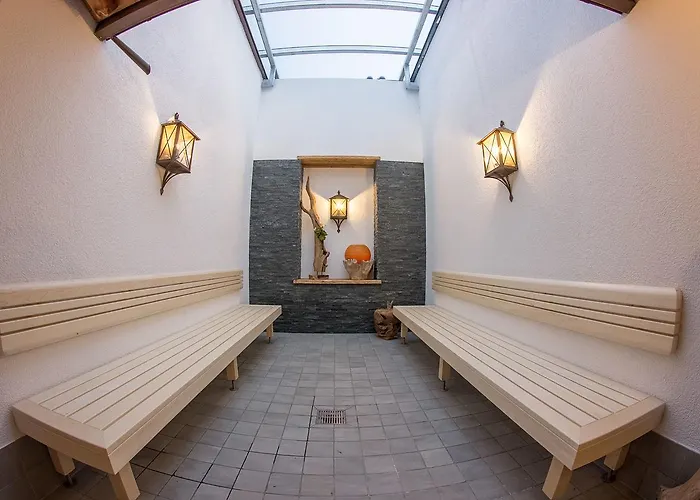 Wohlfuehlhotel Schiestl מלון